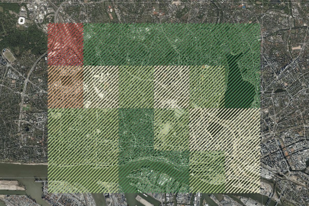 Map of Hamburg with a grid coloured from green to red by change in vehicle numbers